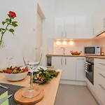 Apartamento Timeless With Free Private Parking
