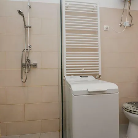 Timeless With Free Private Parking *